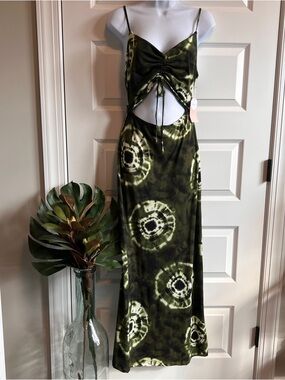 BLASHE NWT Tie Dye Maxi Keyhole Front Soft Size M
